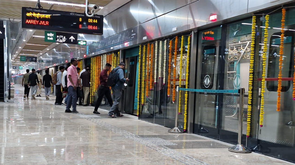 方大站台屏蔽门系统护航！印度首条全地下地铁孟买地铁3号线全线通车